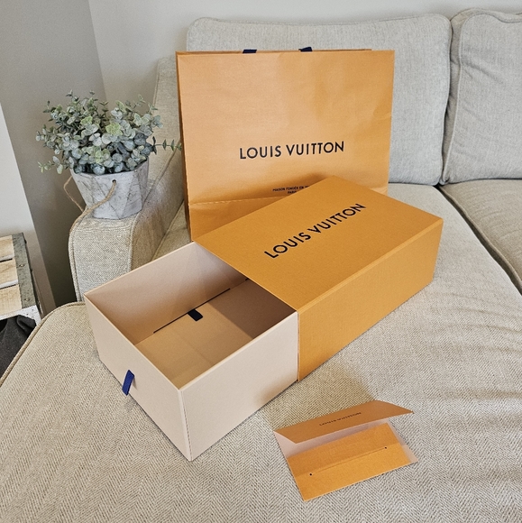 Brand new Louis Vuitton empty gift set - Picture 2 of 16